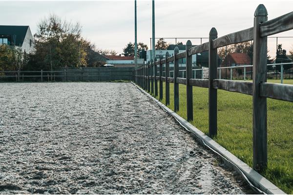 Parc sportif De Leunen avec piste d'athlétisme, piste finlandaise avec powerhill, 5 terrains de football en gazon naturel, beachvolley, piste des chevaux et abords - Sportinfrabouw NV